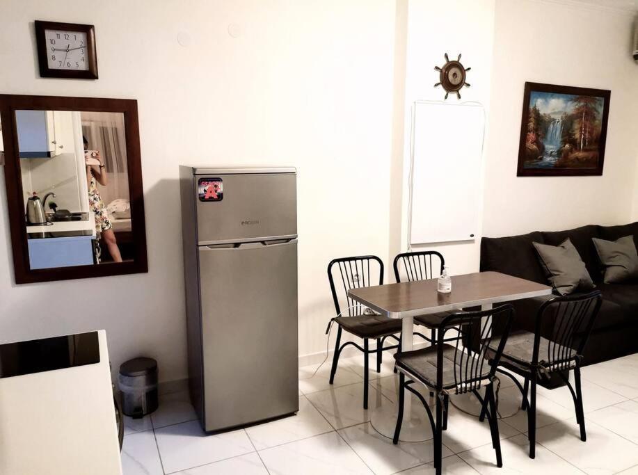 Apartment With 3 Rooms Just 1 Min From The Beach And Free Public Parking Peraia  Bagian luar foto