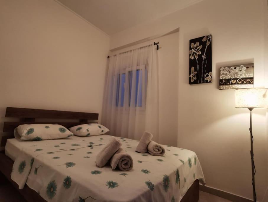 Apartment With 3 Rooms Just 1 Min From The Beach And Free Public Parking Peraia  Bagian luar foto