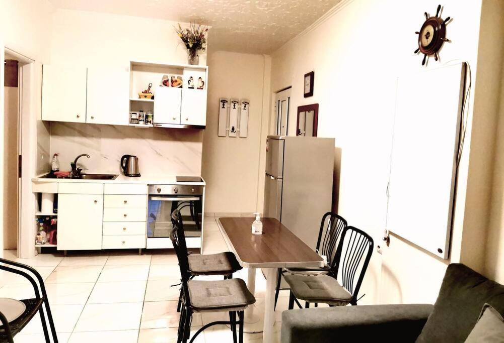 Apartment With 3 Rooms Just 1 Min From The Beach And Free Public Parking Peraia  Bagian luar foto