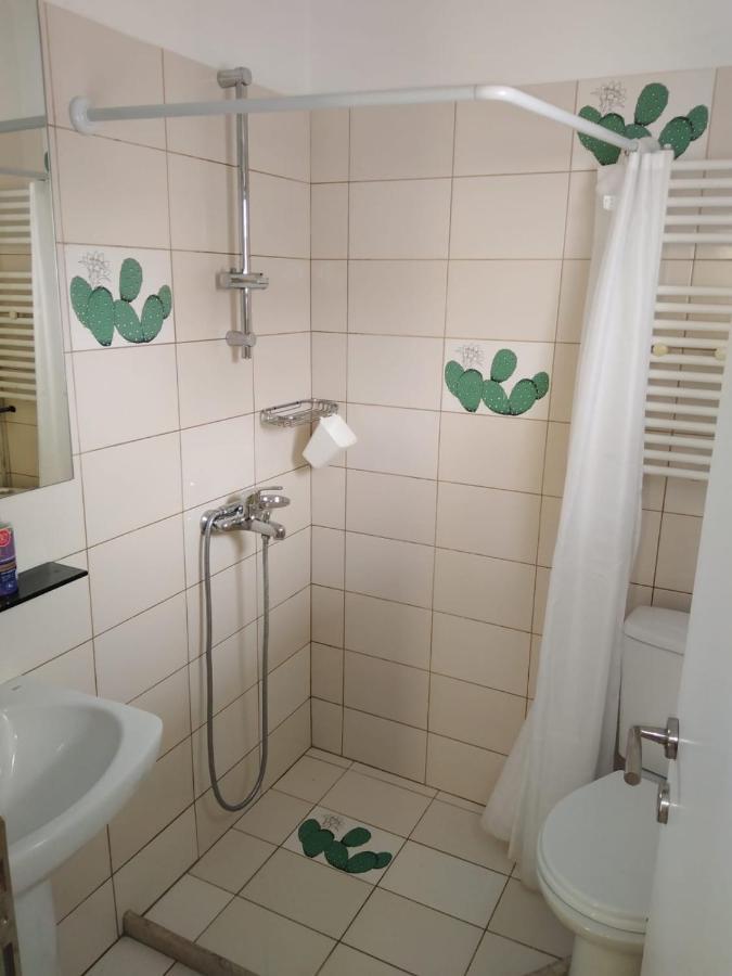 Apartment With 3 Rooms Just 1 Min From The Beach And Free Public Parking Peraia  Bagian luar foto